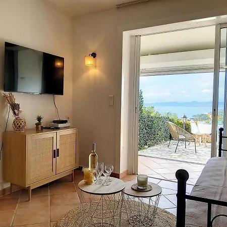 Apartment 47m Carre - Vue 180 Degres - Piscine - Parking Saint-Raphael (Var)