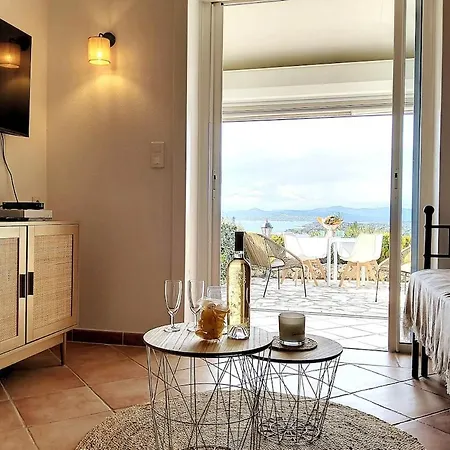 Apartment 47m Carre - Vue 180 Degres - Piscine - Parking