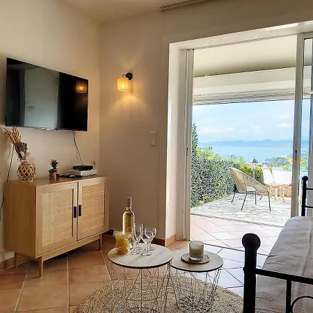 47m Carre - Vue 180 Degres - Piscine - Parking Apartment